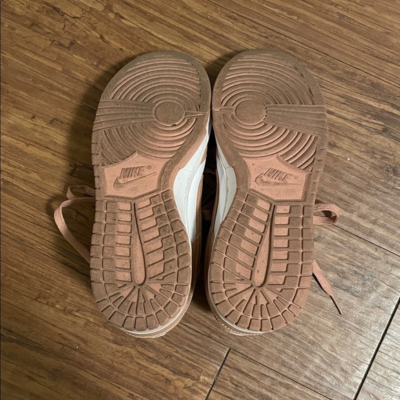 Nike dunk low in rose whisper - Picture 5 of 6